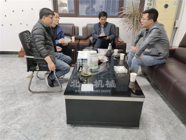 杏殼成人抖音91视频產量高增效益,吸引山西客戶前來考察